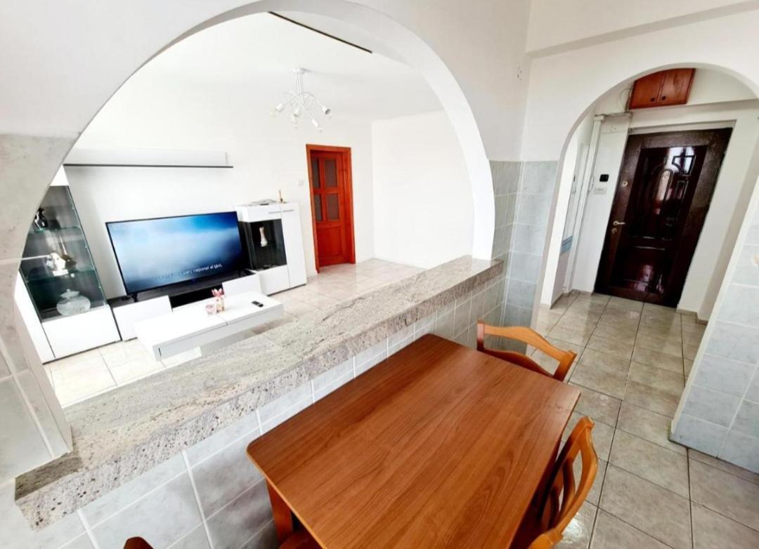 Arad Central Apartment Esterno foto